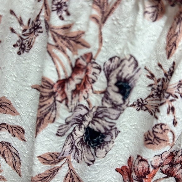 American Eagle cold shoulder top - Picture 4 of 7